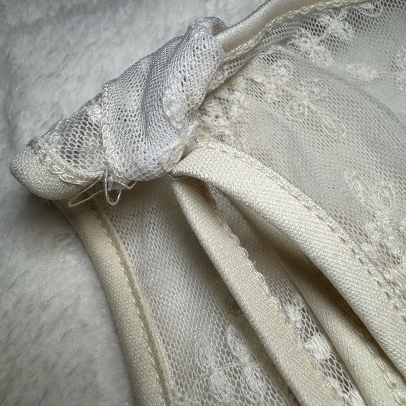 ADIVA Boho Lace Cream Sleeveless Blouse, Double Layered - Picture 4 of 6